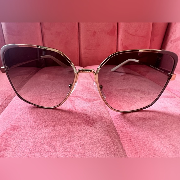 Prada sunglasses - Picture 1 of 5